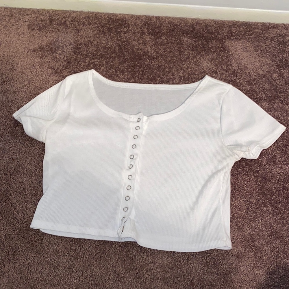 White tee